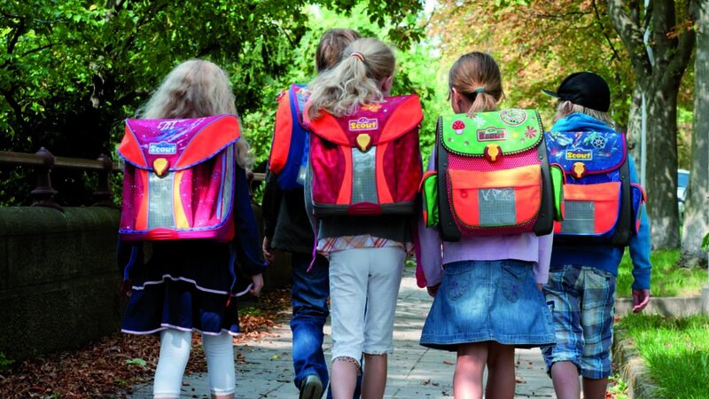Schulweg Schulkinder