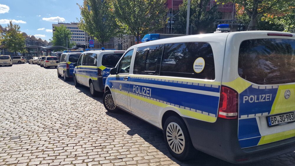 Polizei am Hauptbahnhof Koblenz (Archiv).