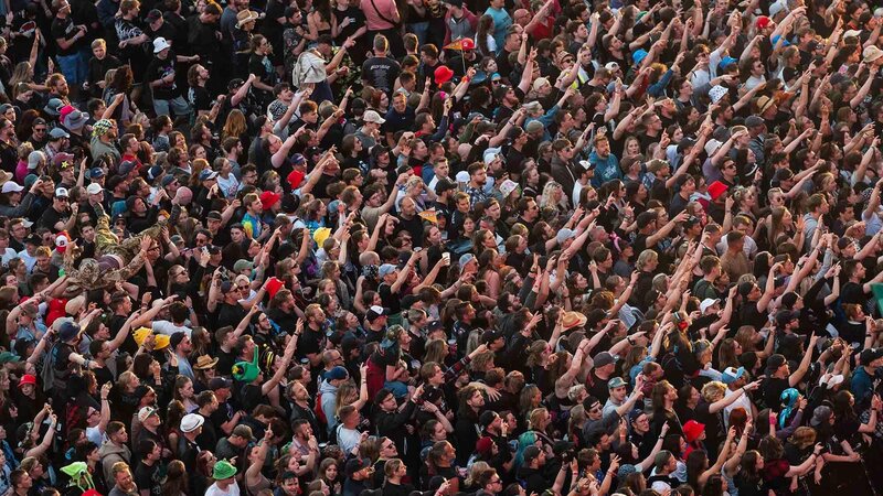 Tausende Fans feiern auf Rock am RIng.