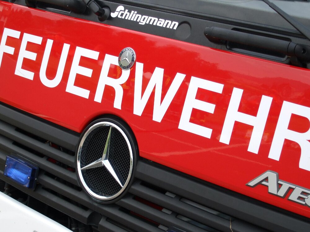 Bei einem Brand in Pfaffendorf wurde eine Person verletzt.