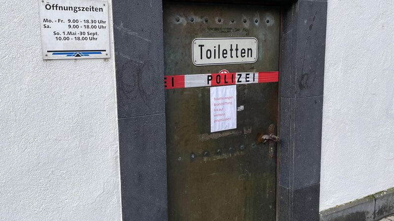 Brandstiftung setzt öffentliche WC-Anlage in Lahnstein außer Betrieb.