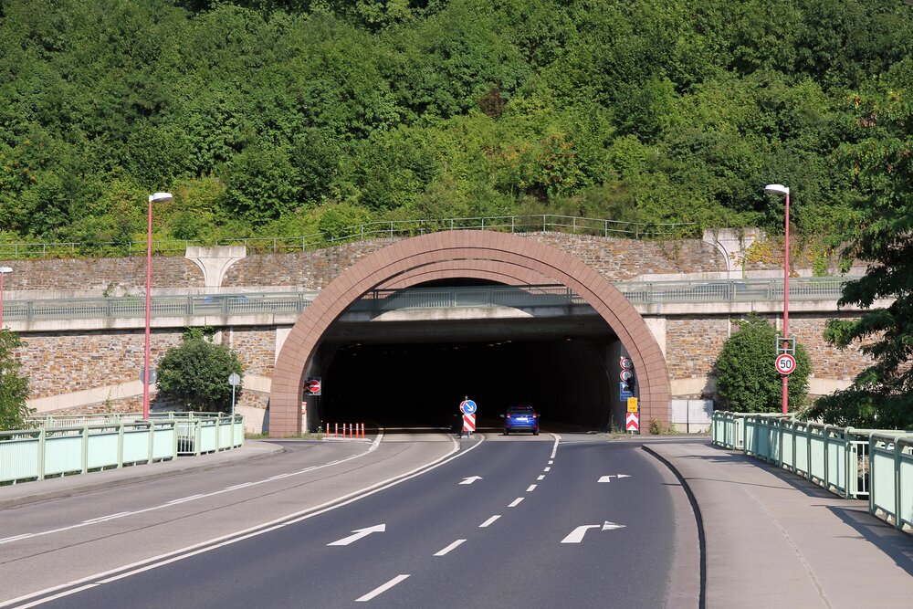 Der Glockenbergtunnel in Koblenz. Der Glockenbergtunnel in Koblenz.