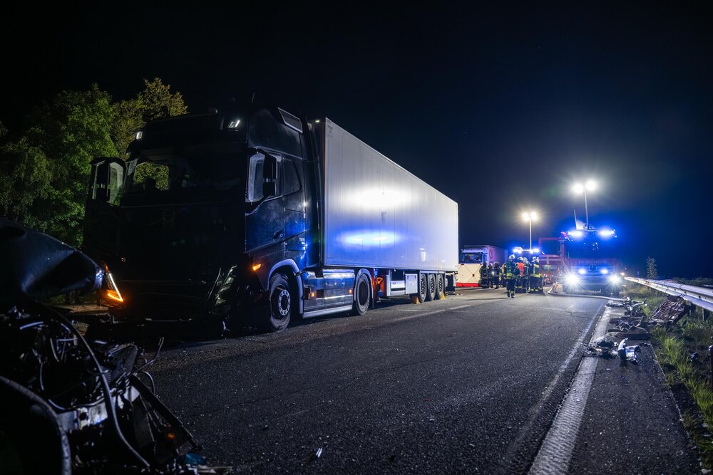 Schwerer Unfall auf der A61 – Vollsperrung erforderlich