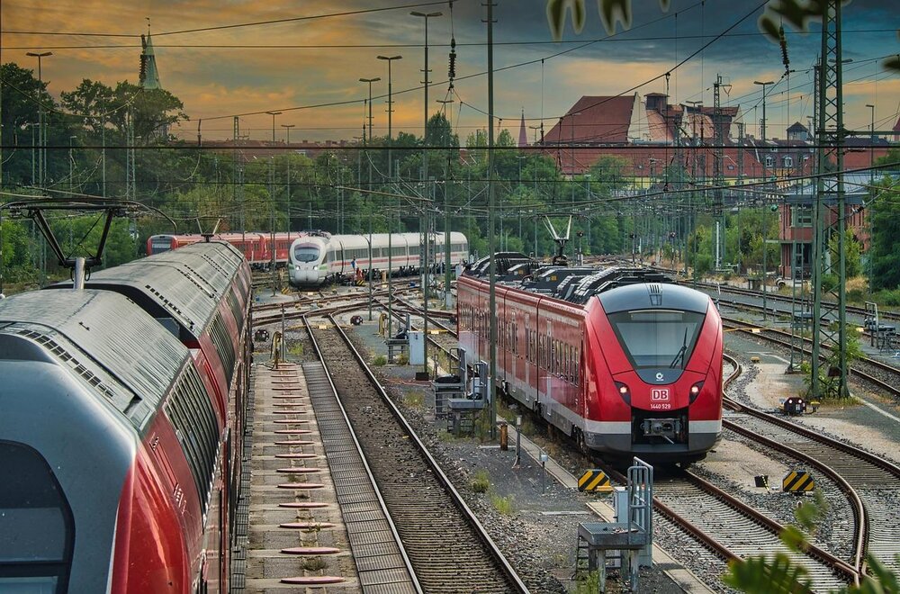 Regionalbahn (Symbolbild) Regionalbahn (Symbolbild)
