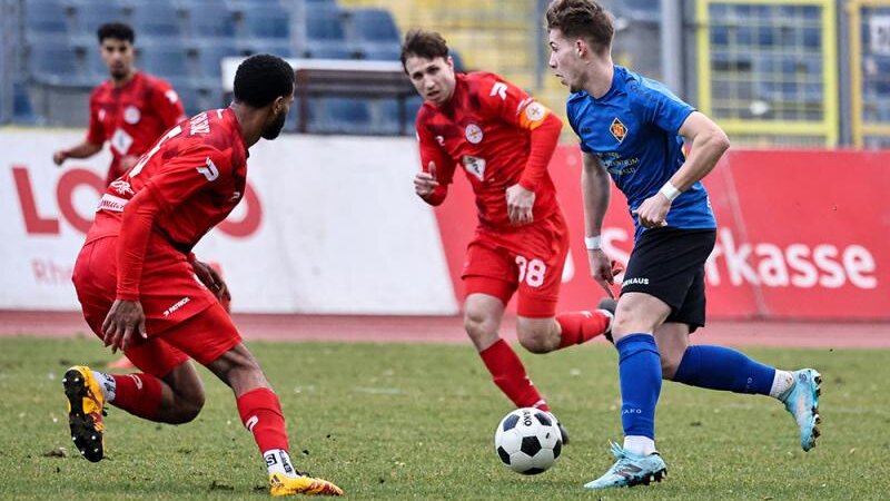 Eldin Hadzic im Trikot des FC Rot-Weiss Koblenz (Archivbild)