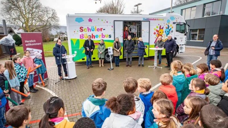 Start des Schüler-Bücherbusses in Koblenz