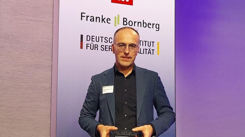 Christian Birkenheier, Geschäftsführer der Debeka Firmenwelt, freute sich über den Deutschen Versicherungs-Award 2026.