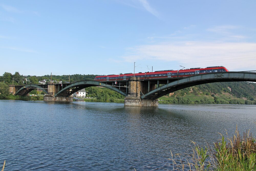Koblenz-Güls (Eisenbahnbrücke/Symbolbild)
