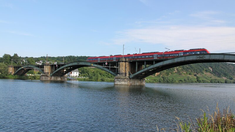 Koblenz-Güls (Eisenbahnbrücke/Symbolbild)