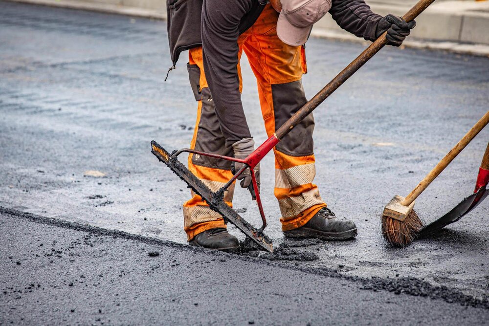 Im Kreuzungsbereich der Eifelstraße in Koblenz unterhalb der B9 kommt es zu einer rund einwöchigen Vollsperrung aufgrund von Asphaltarbeiten.