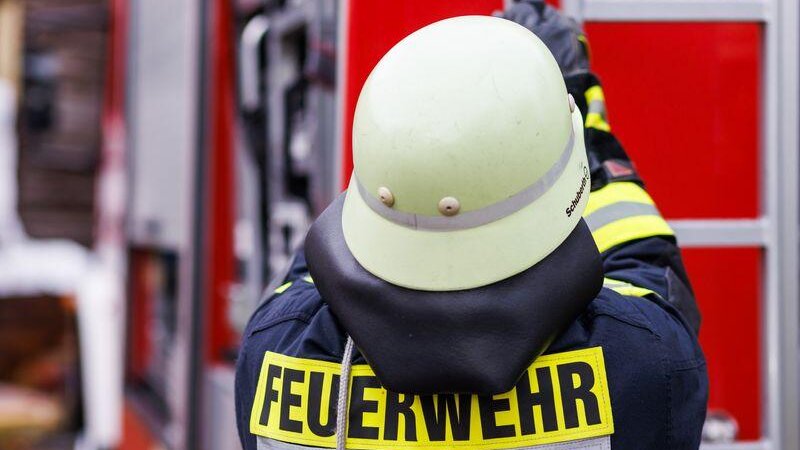 Die Feuerwehr löschte den Brand. (Symbolbild)