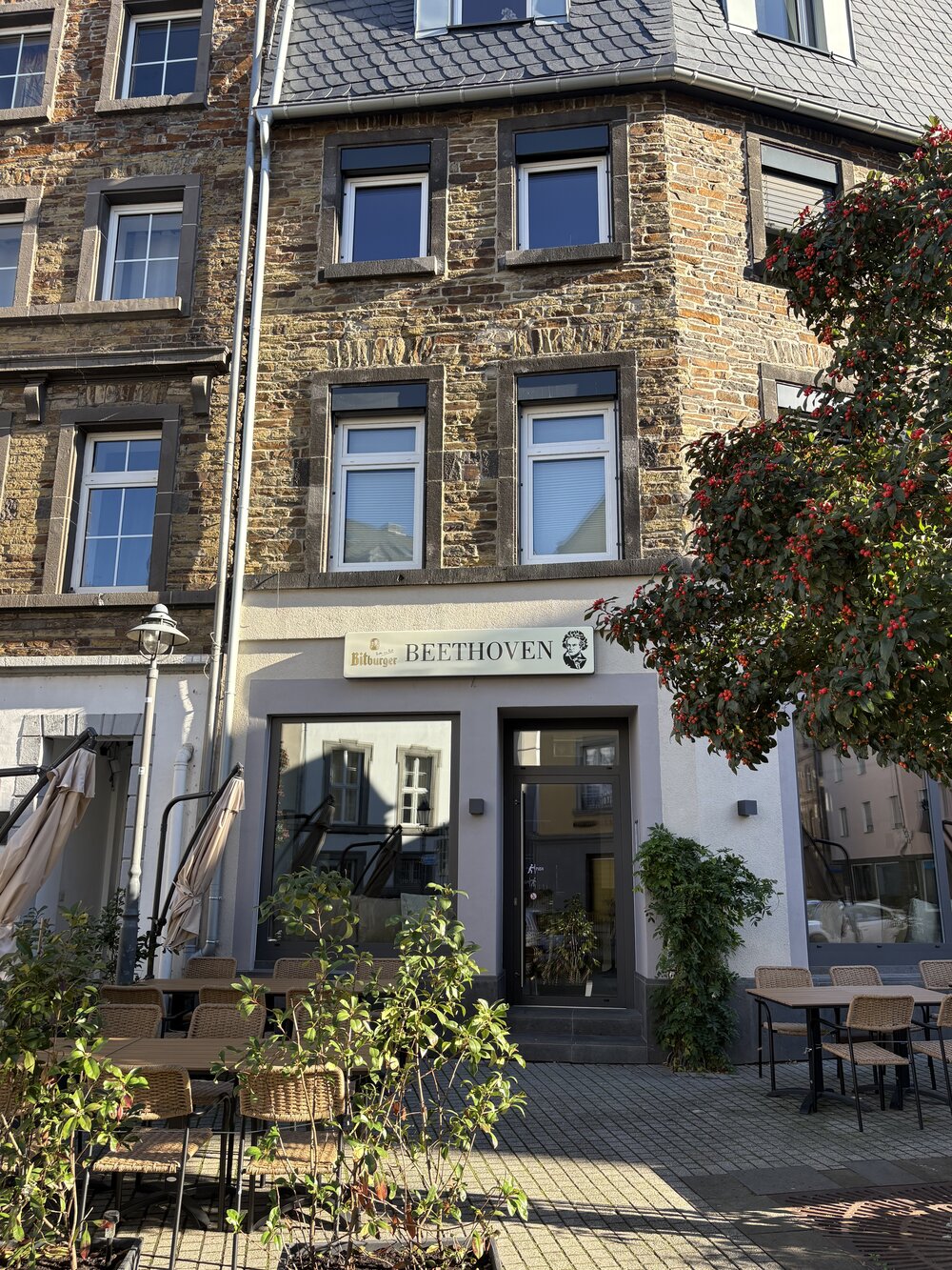 Bild von Gebäude, welches als Café dient. 