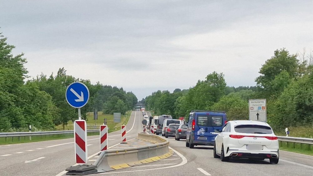 Der Anreisetag zu Rock am Ring ist traditionell mit langer Wartezeit verbunden (Bild von er Anreise aus dem Jahr 2025).