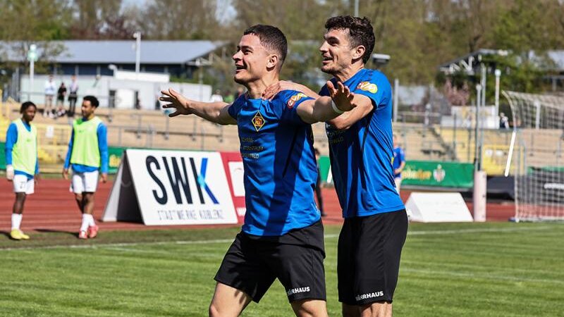 Wechselt zurück in die Heimat: Leon Hysenaj (links)