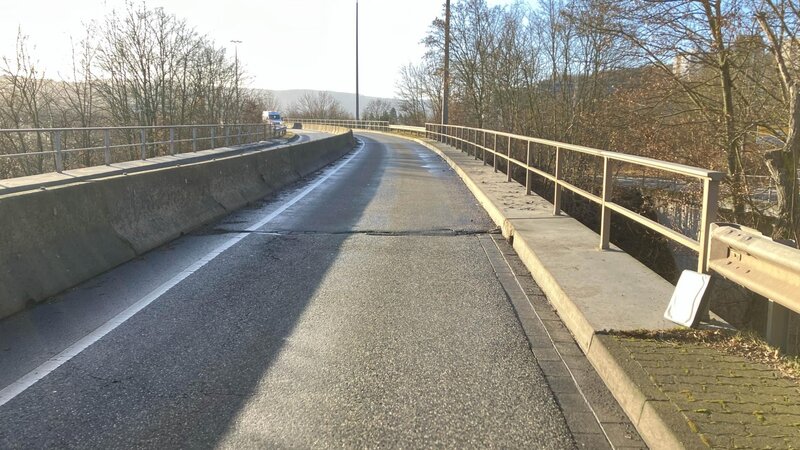 Der Überflieger der Kurt-Schumacher-Brücke wird für zwei Wochen voll gesperrt.