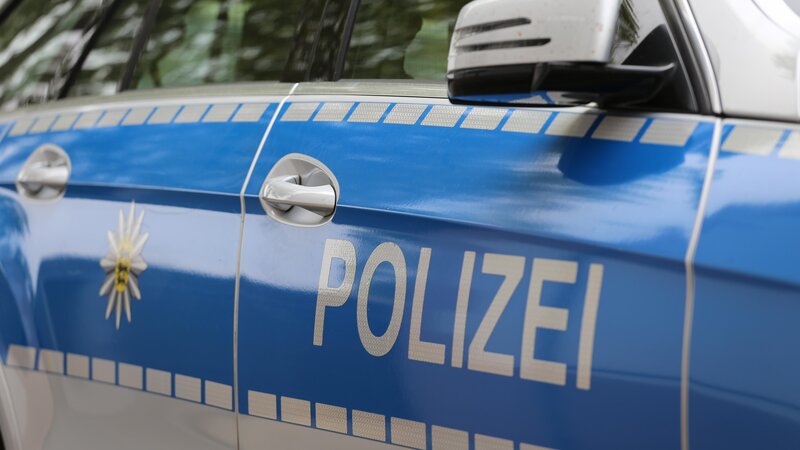 Autos wurden in Bassenheim beschädigt - Polizei sucht Zeugen.