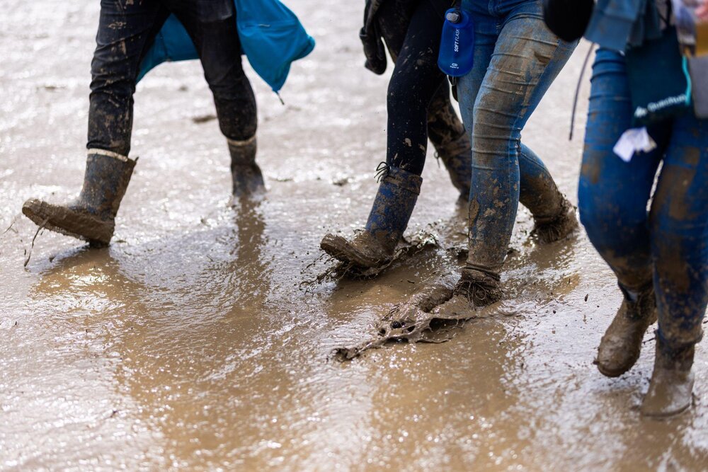 Gummistiefel gehören für alle Fälle in eine gute Festival-Ausrüstung. Gummistiefel gehören für alle Fälle in eine gute Festival-Ausrüstung.
