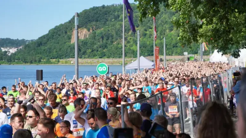 Mehr als 15.000 Teilnehmende werden am Freitag beim B2Run-Firmenlauf in Koblenz erwartet.