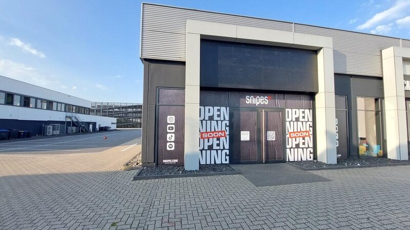 "Coming soon": Im Gewerbepark Mülheim-Kärlich eröffnet am Freitag eine Filiale von Snipes.