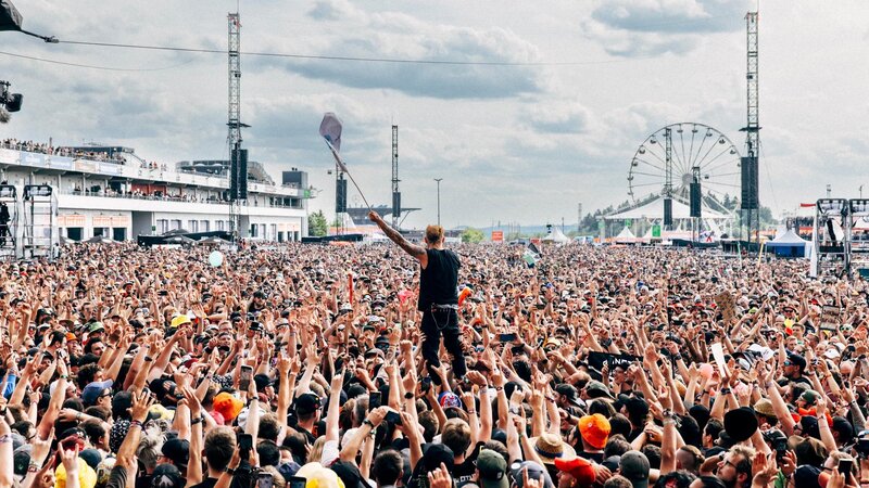 Ingo von den Donots rockt am Ring.