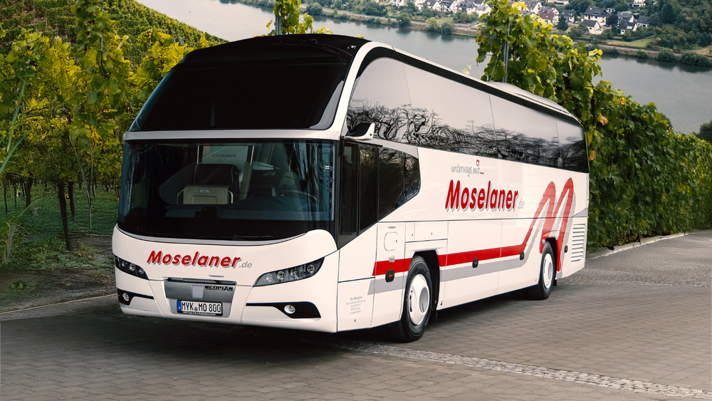 Im Merkurist-Adventskalender gibt es heute einen Zuschuss für die nächste Reise: Wir verlosen einen 100-Euro-Gutschein von „Der Moselaner“, gesponsert von Reisedienst Kröber.