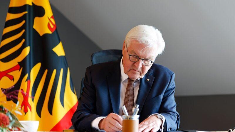 Steinmeier verleiht in Andernach Verdienstorden an engagierte Bürger (Archivbild)