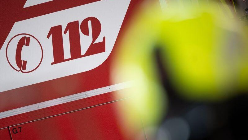 Feuerwehr und Polizei haben eine stark unterkühlte Frau gerettet. (Symbolbild)