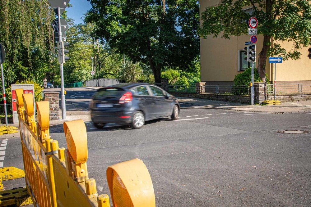 Im Bereich Mainzer Straße/Mozartstraße kommt es ab 27. Mai zu einer teilweisen Sperrung der Mozartbrücke, die in den Koblenzer Stadtteil Oberwerth führt.