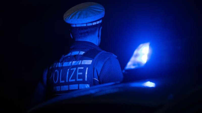 Nach den Schüssen aus einem Auto in Mülheim-Kärlich ermittelt die Polizei. (Symbolbild)