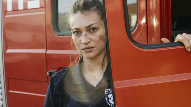 Antonia Moretti als Lena Wiemann bei Dreharbeiten zur Serie Im Tal.