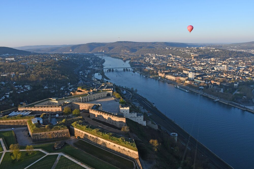 Ballonfahrt über die Festung Ehrenbreitstein. Ballonfahrt über die Festung Ehrenbreitstein.