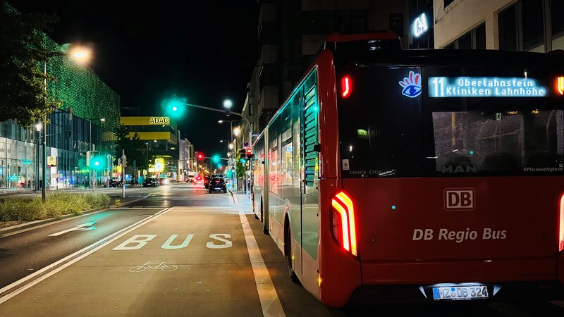 Nachtbus am Koblenzer Zentralplatz.