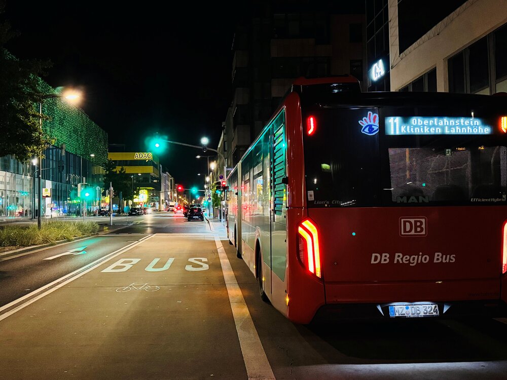 Nachtbus am Koblenzer Zentralplatz.
