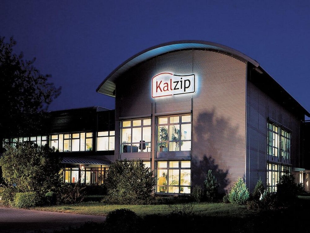 Kalzip Verwaltungsgebäude 2019 in Koblenz. Kalzip Verwaltungsgebäude 2019 in Koblenz.
