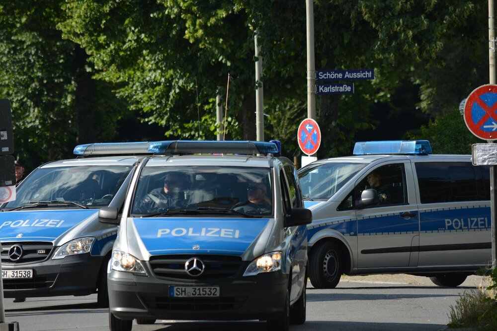 Die Polizei befindet sich aktuell im Einsatz, am Ort des Geschehens.