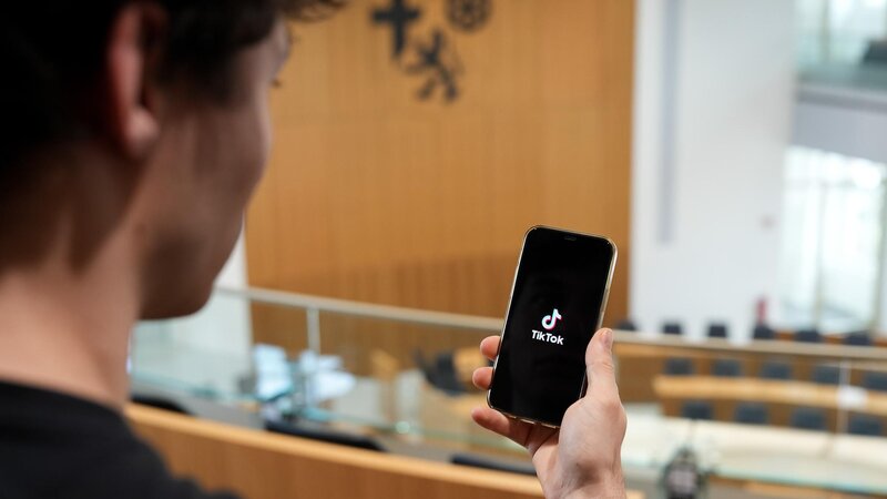 Der Landtag Rheinland-Pfalz ist ab dem 12. März 2025 als erstes Landesparlament auf TikTok vertreten.