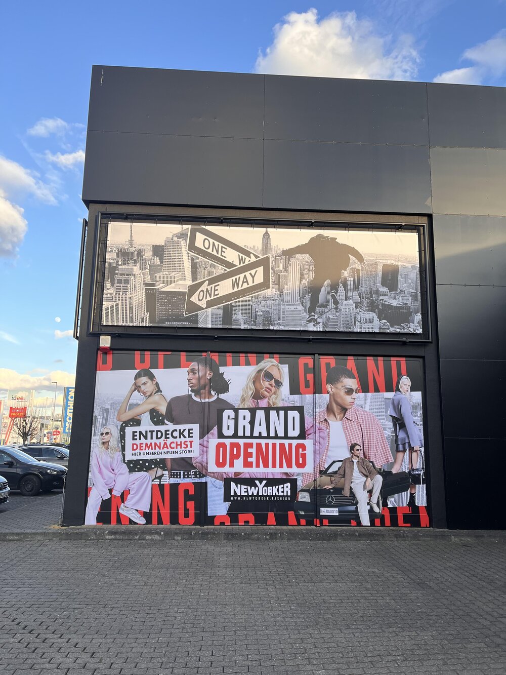 New Yorker im Gewerbepark Mülheim-Kärlich.