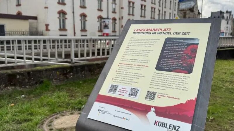 Auf eine Infotafel am Langemarkplatz ist die Historie erklärt.