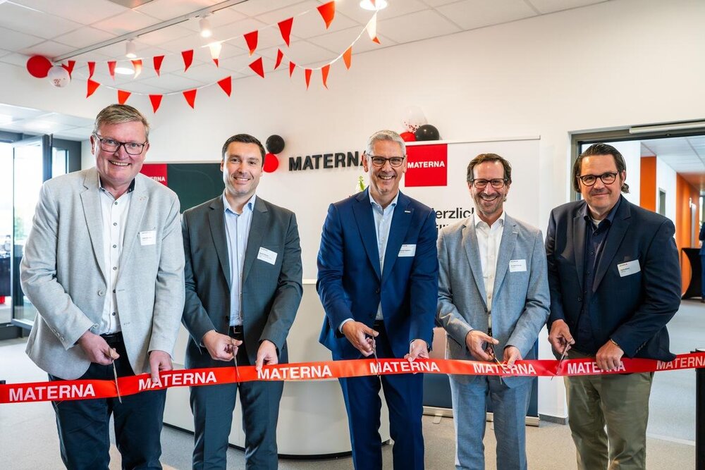 Im Bild (v. l. n. r.) Uwe Scariot, stellvertretender Vorstandsvorsitzender der Materna-Gruppe, David Follmann, Geschäftsführer der IRM Immobilien Rhein-Mosel GmbH, Michael Hagedorn, CEO der M Im Bild (v. l. n. r.) Uwe Scariot, stellvertretender Vorstandsvorsitzender der Materna-Gruppe, David Follmann, Geschäftsführer der IRM Immobilien Rhein-Mosel GmbH, Michael Hagedorn, CEO der M