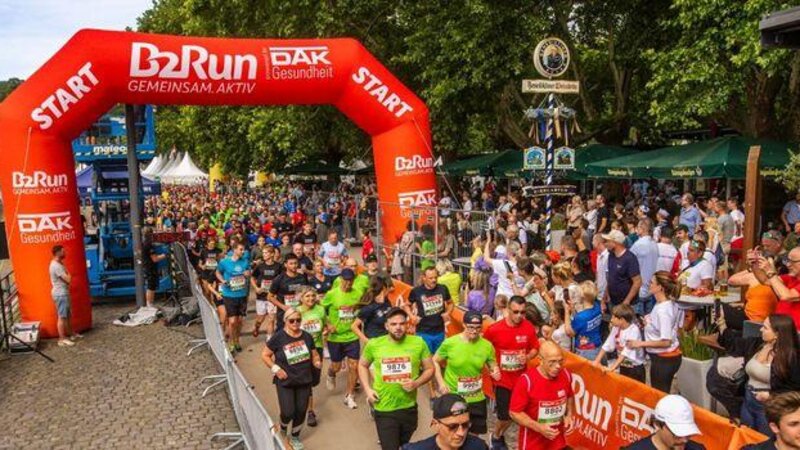 Der Start des Firmenlaufs B2Run am Deutschen Eck.