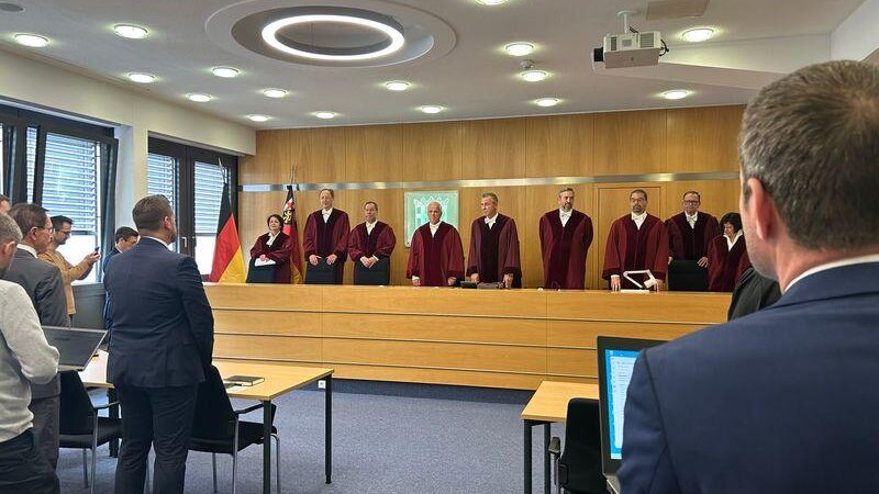 Der Richter begründete das Urteil mit dem Schutz der freiheitlichen demokratischen Grundordnung.