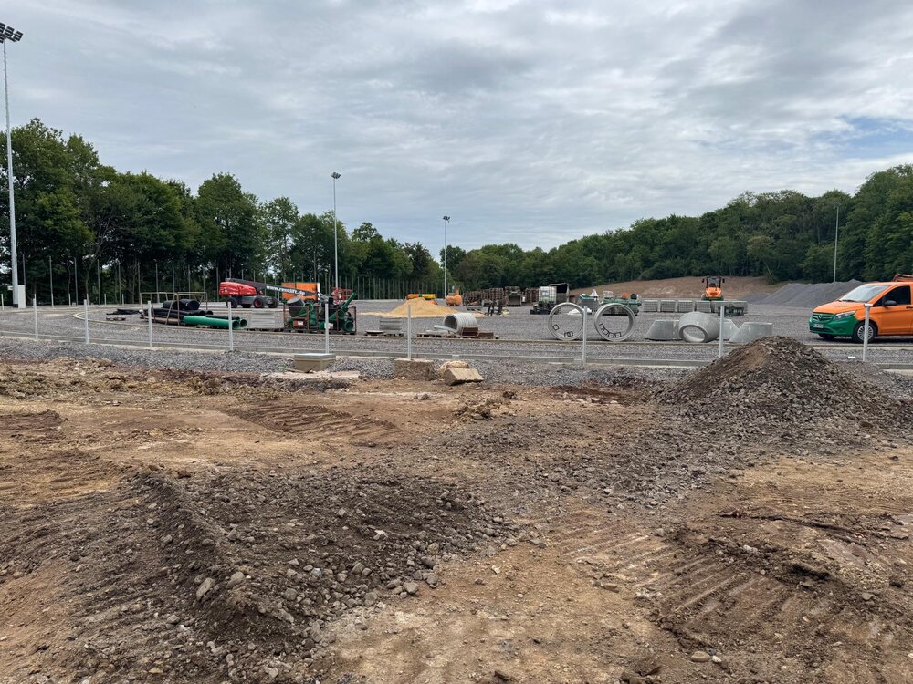 Die Außenanlagen der Schmitzers Wiese sollen bereits im Oktober fertig ausgebaut sein.