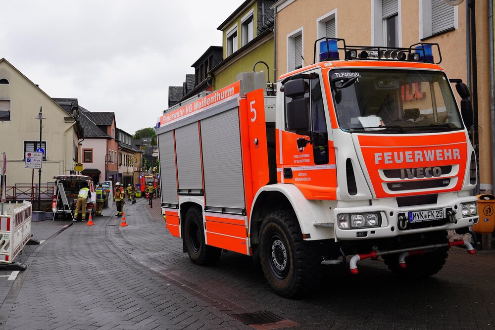 Ein Baggerunfall in Mülheim-Kärlich hat am Mittwochvormittag für einen Großeinsatz von Feuerwehr und Rettungsdienst gesorgt.