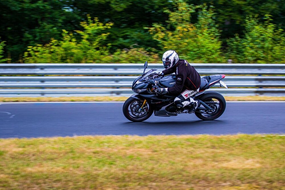 Motorradfahrer, Nürburgring - Symbolbild