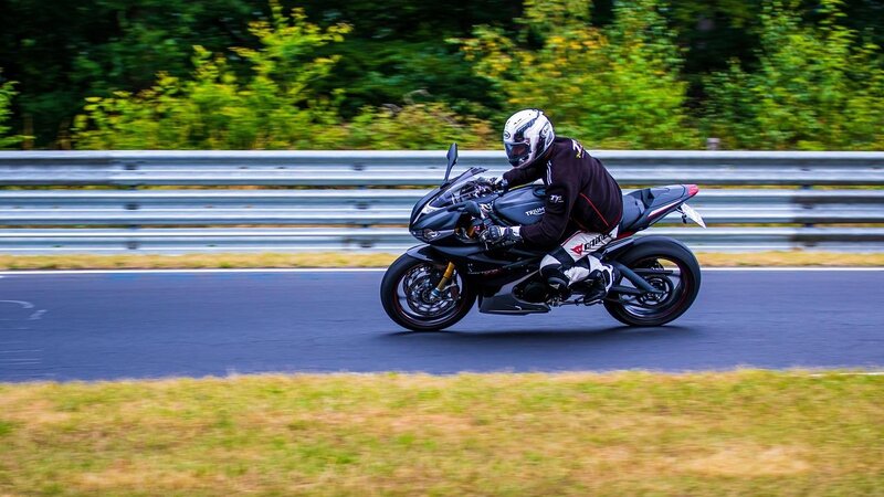Motorradfahrer, Nürburgring - Symbolbild