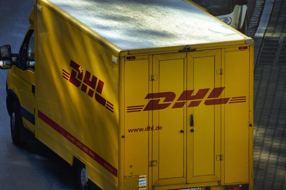 Ein DHL-Paketwagen (Symbolbild) Ein DHL-Paketwagen (Symbolbild)
