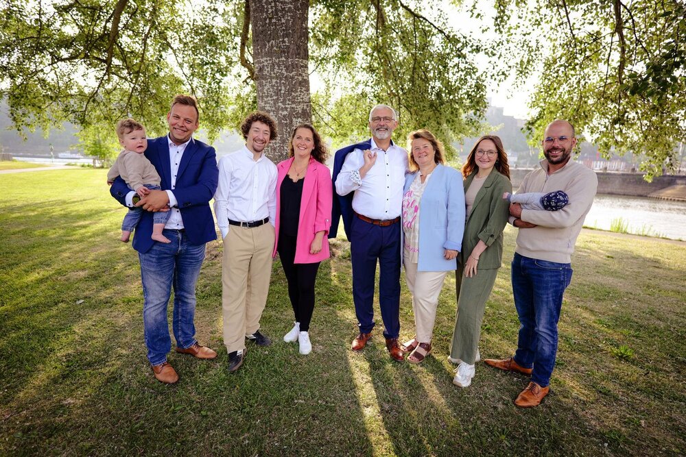 OB-Kandidat Ernst Knopp (Mitte) mit seiner Familie (Archiv)