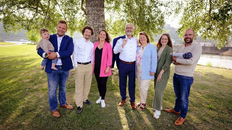 OB-Kandidat Ernst Knopp (Mitte) mit seiner Familie (Archiv)