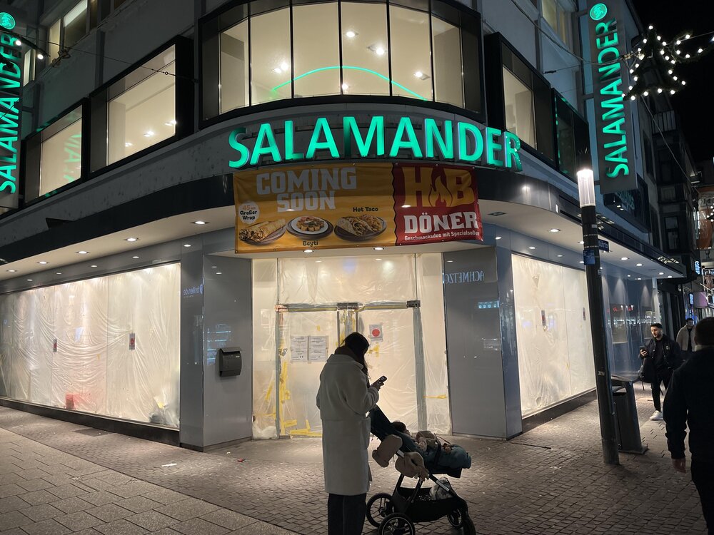 "HB Döner" zieht in den Standort des ehemaligen "Salamander" in Koblenz ein.