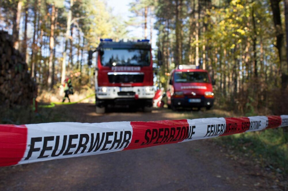 Feuerwehreinsatz bei Waldbrand (Symbolbild) Feuerwehreinsatz bei Waldbrand (Symbolbild)